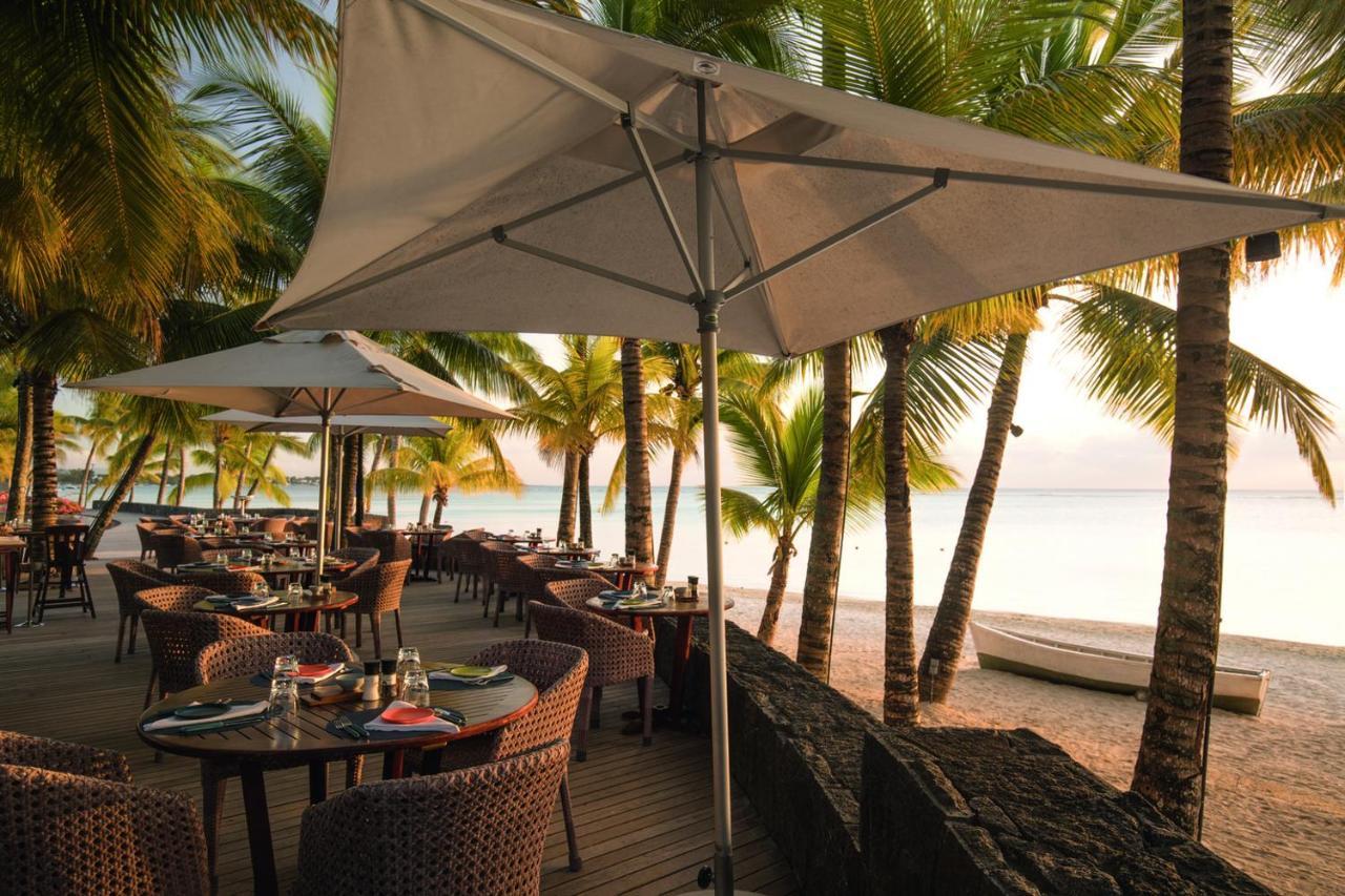 Trou Aux Biches Beachcomber Golf Resort & Spa Esterno foto Beachfront dining at the Seychelles
