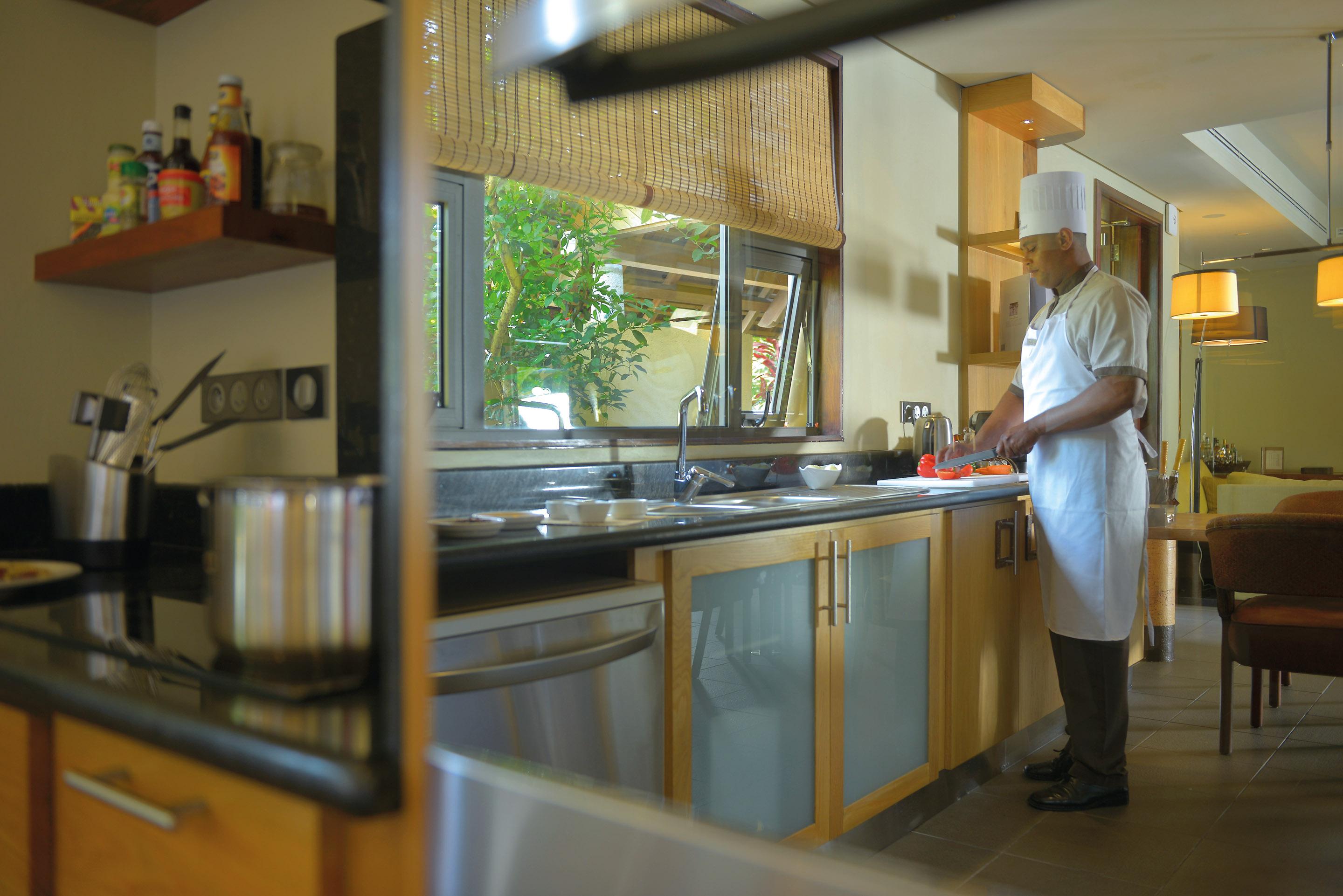 Trou Aux Biches Beachcomber Golf Resort & Spa Esterno foto A private chef at work