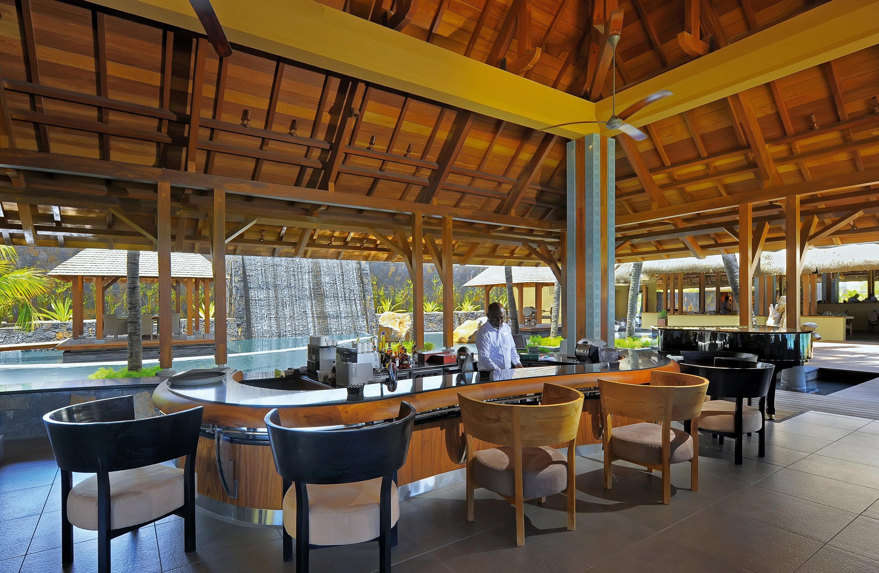 Trou Aux Biches Beachcomber Golf Resort & Spa Esterno foto The restaurant at the resort