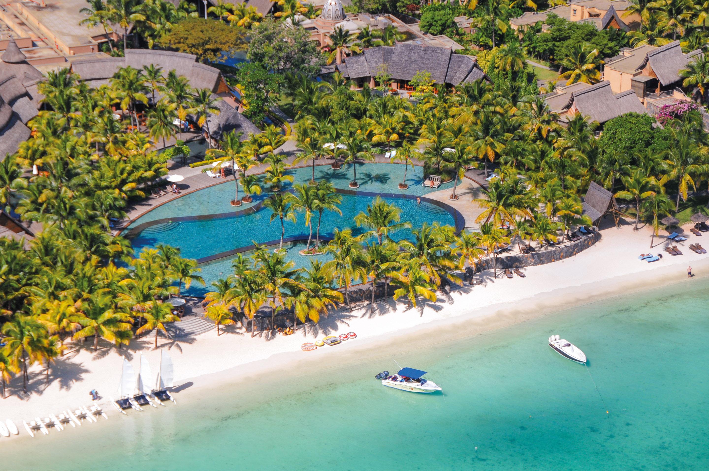 Trou Aux Biches Beachcomber Golf Resort & Spa Esterno foto Aerial view of the resort
