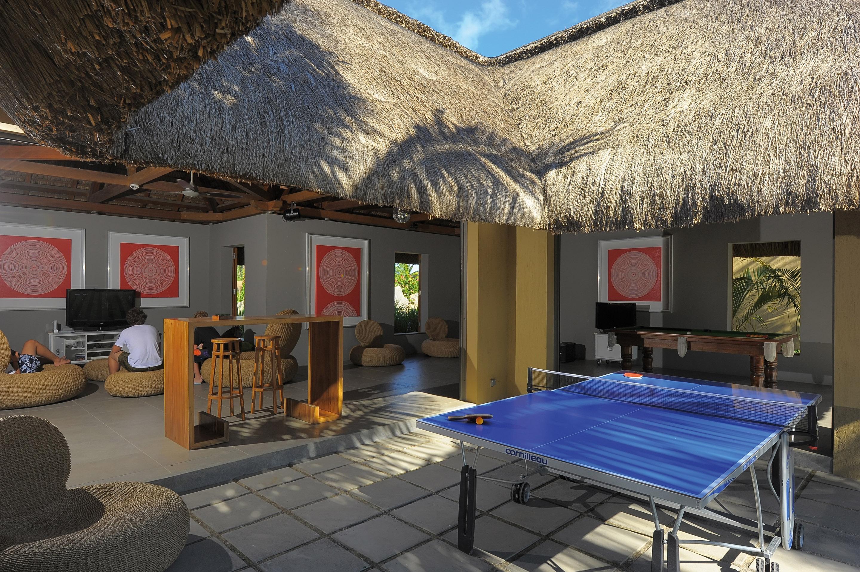 Trou Aux Biches Beachcomber Golf Resort & Spa Esterno foto The interior of the library