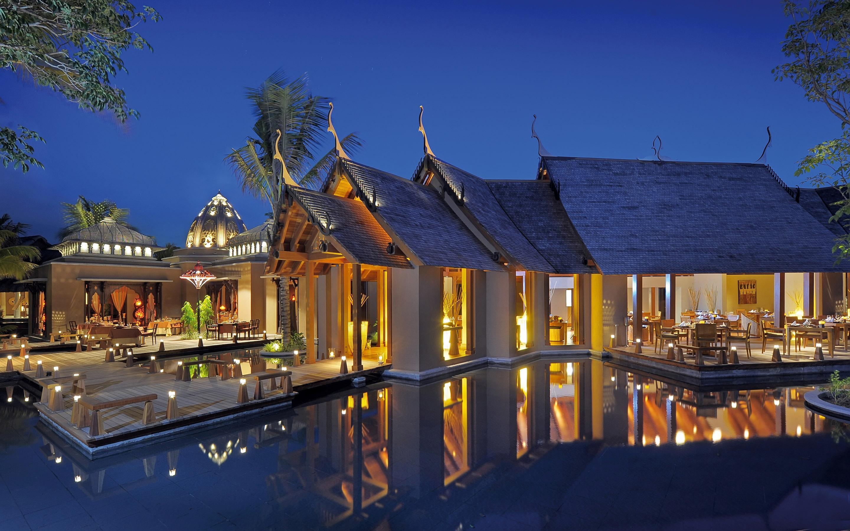 Trou Aux Biches Beachcomber Golf Resort & Spa Esterno foto The Sala Pool Bar at The Sala, Bangkok