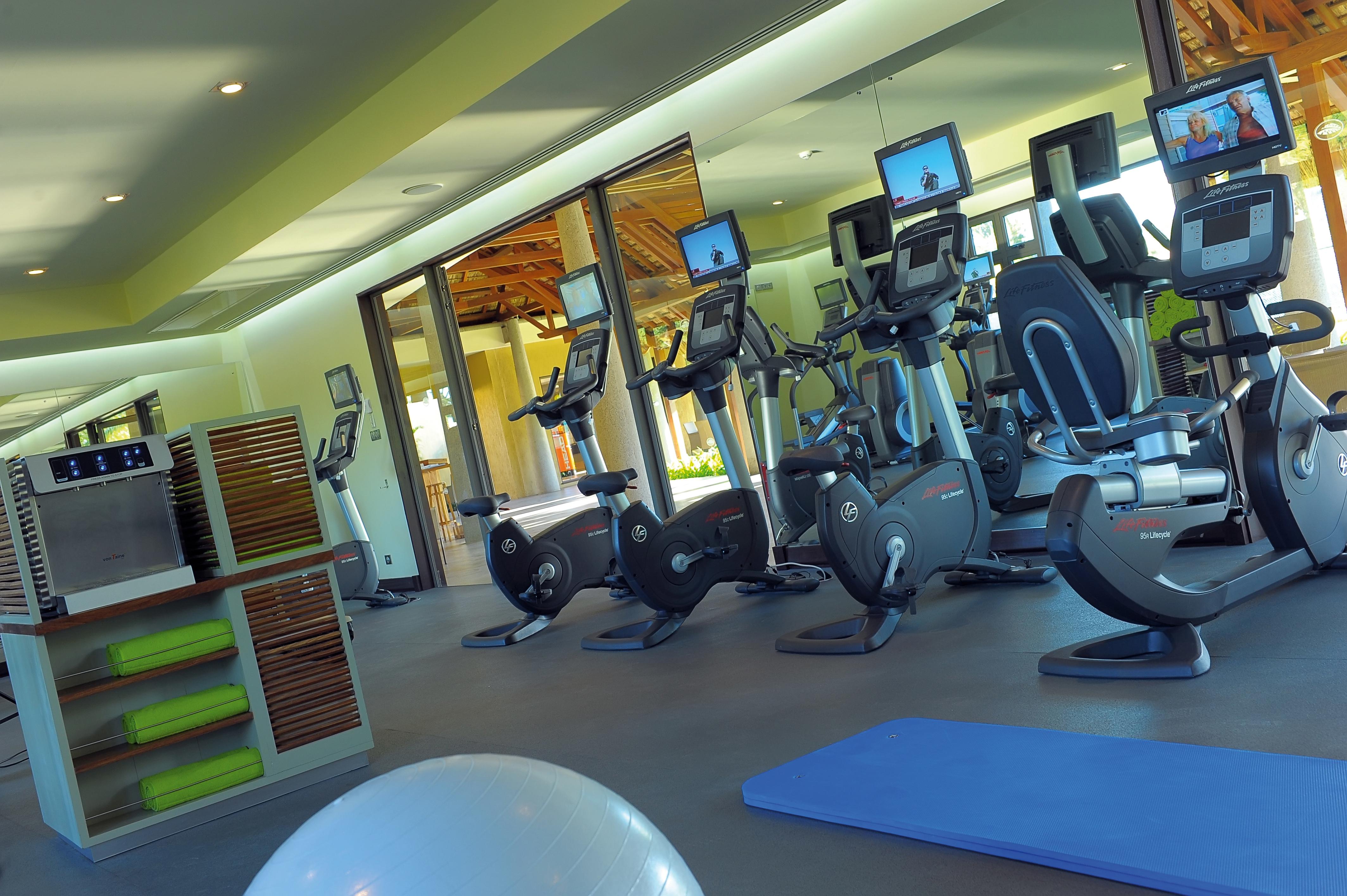 Trou Aux Biches Beachcomber Golf Resort & Spa Esterno foto The gym at the hotel
